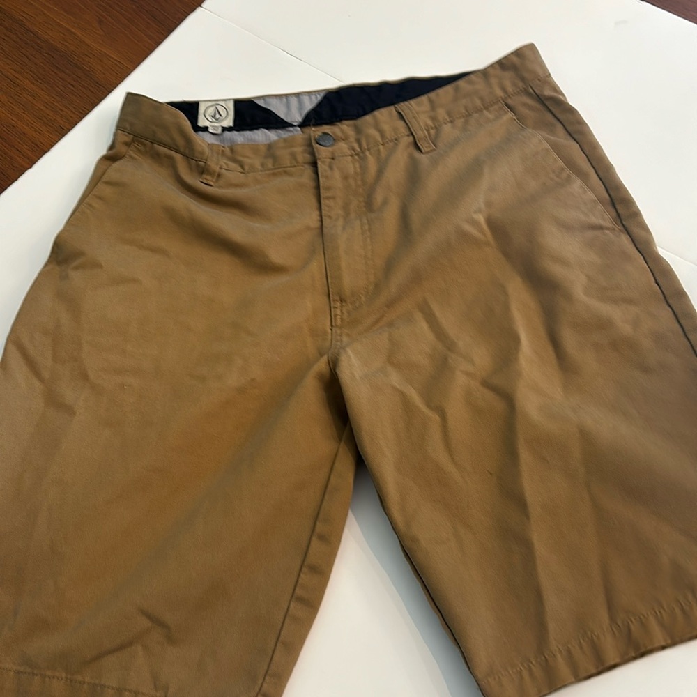 Volcom Men’s 32 khaki shorts